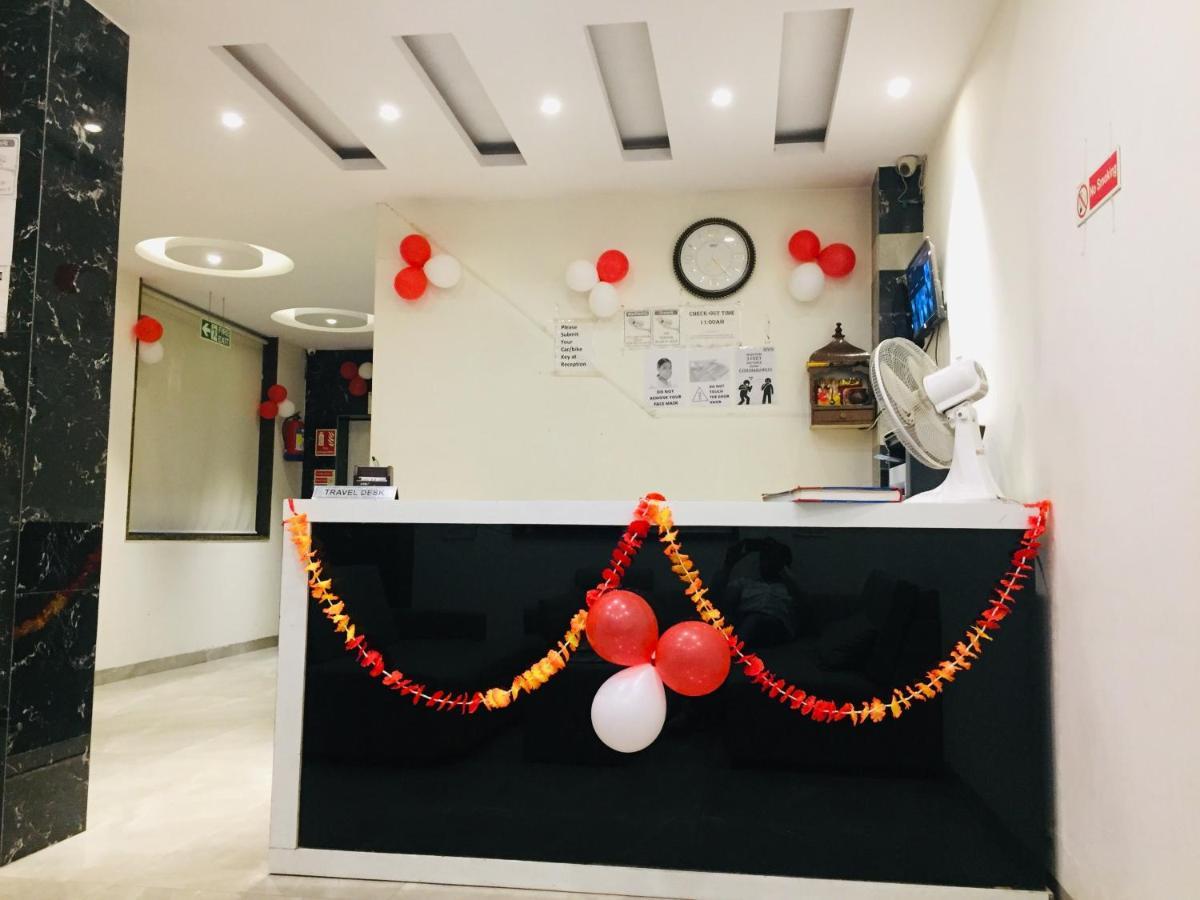 Hotel Golden Bliss At New Delhi Airport Exteriör bild