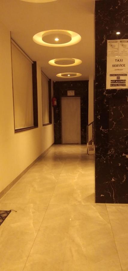Hotel Golden Bliss At New Delhi Airport Exteriör bild